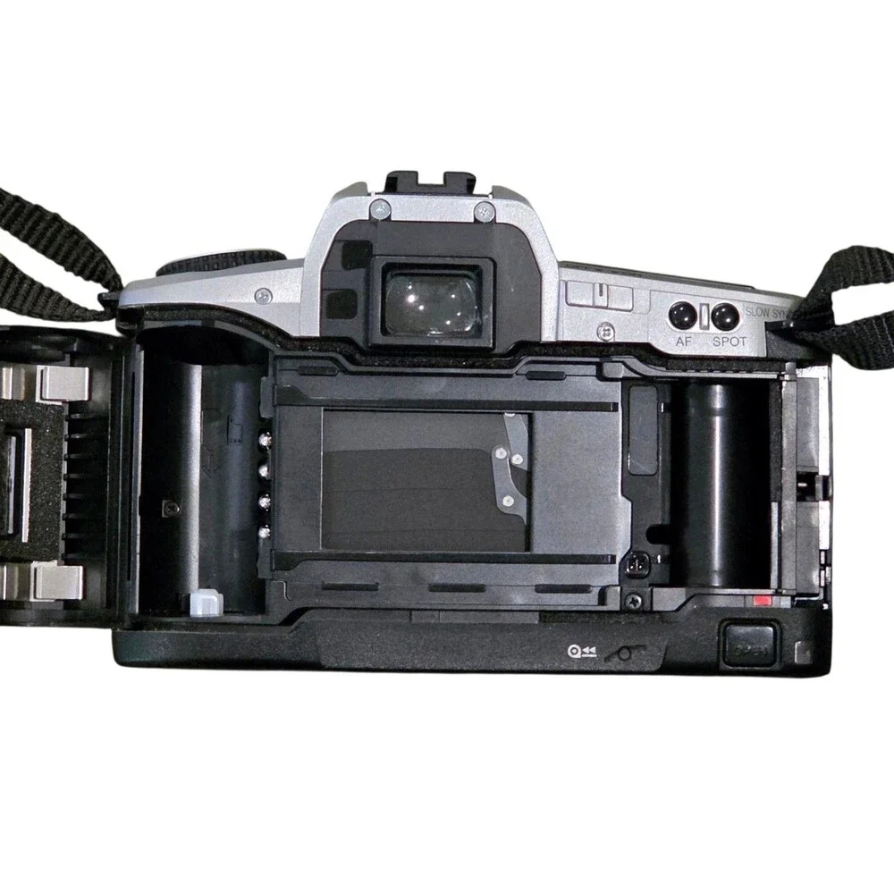 Minolta Maxxum 5 35MM SLR Film Camera with  AF Zoom 70-210 In Box! Vintage